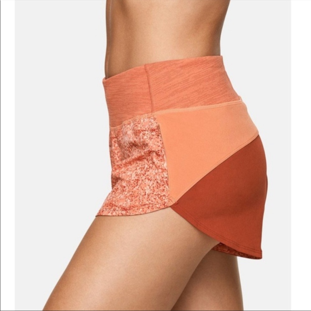 OV Hudson Shorts in Pebbled Canyon EUC